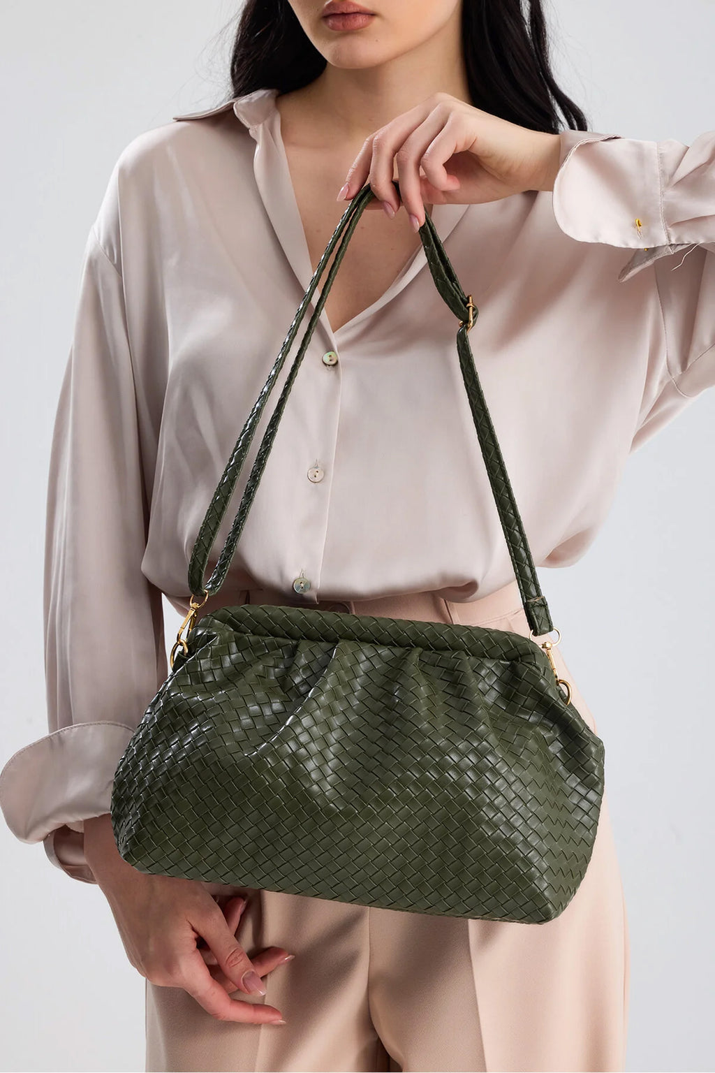 Arvia Örgü Desen Yumuşak Formlu Ayarlanabilir Çapraz Askılı El Çantası Haki