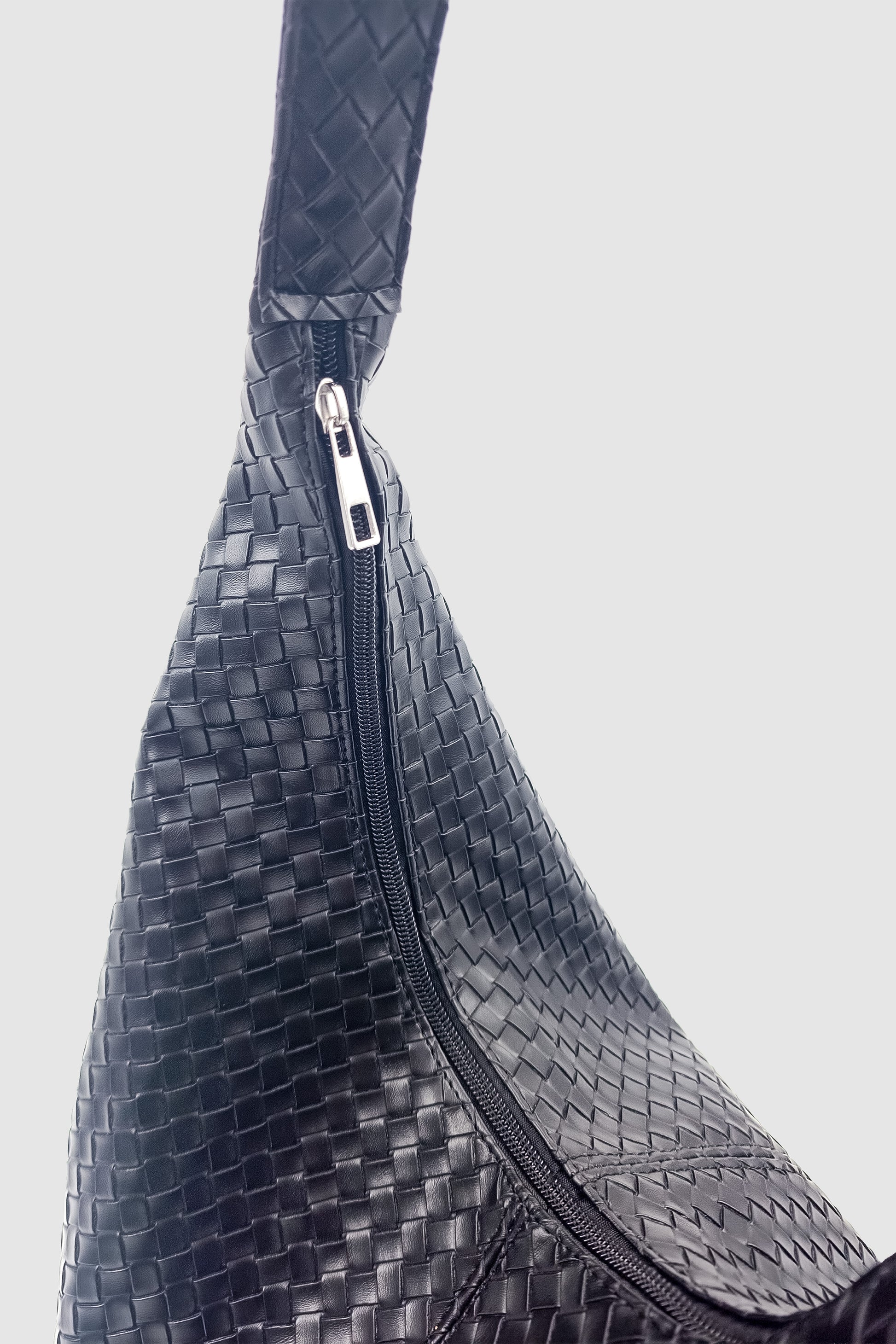 Plaro Örgü Desen Büyük Hacimli Fermuarlı Hobo Omuz Çantası Siyah