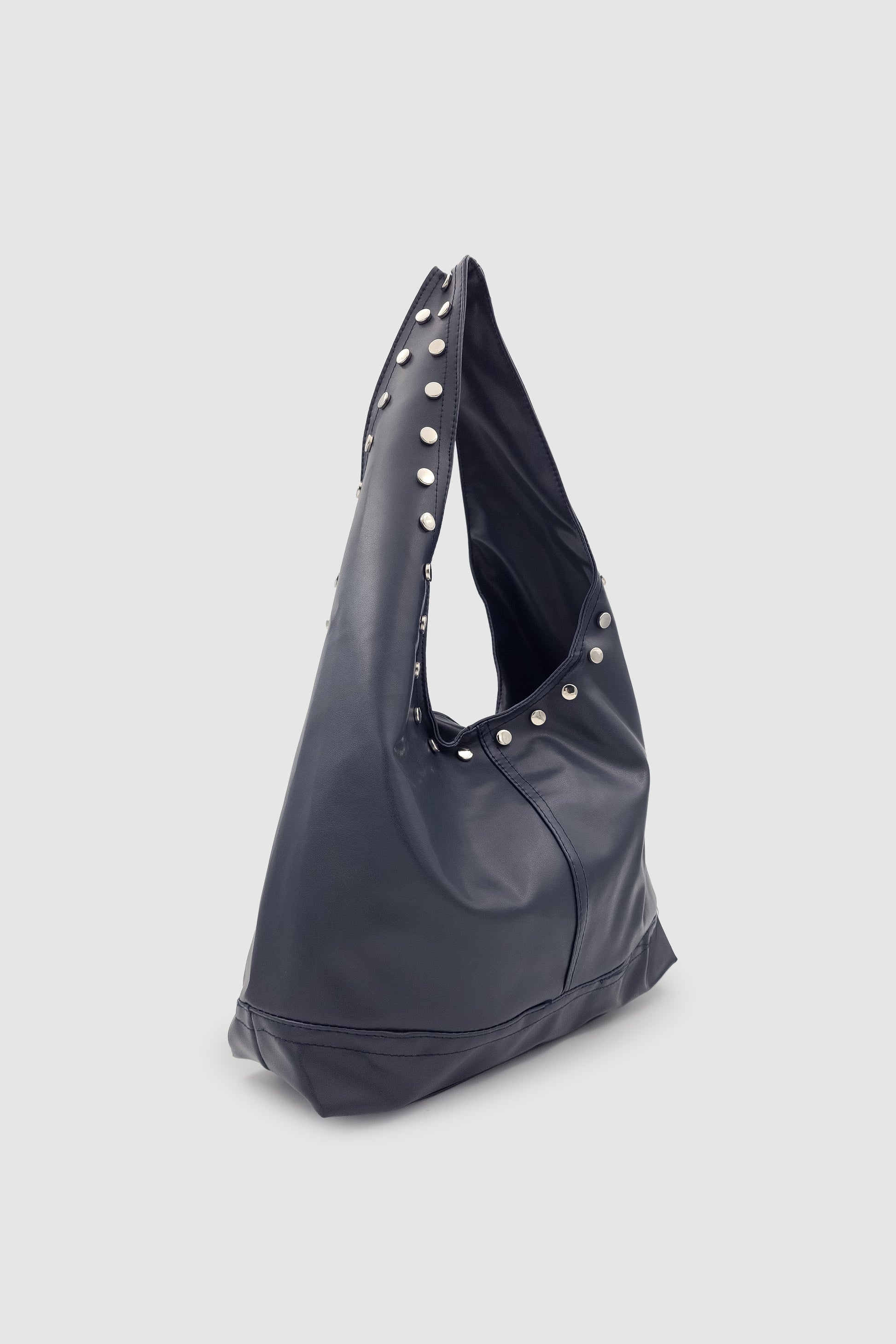 Stula Büyük Hacimli Mıknatıslı Zımba Detaylı Hobo Omuz Çantası Lacivert