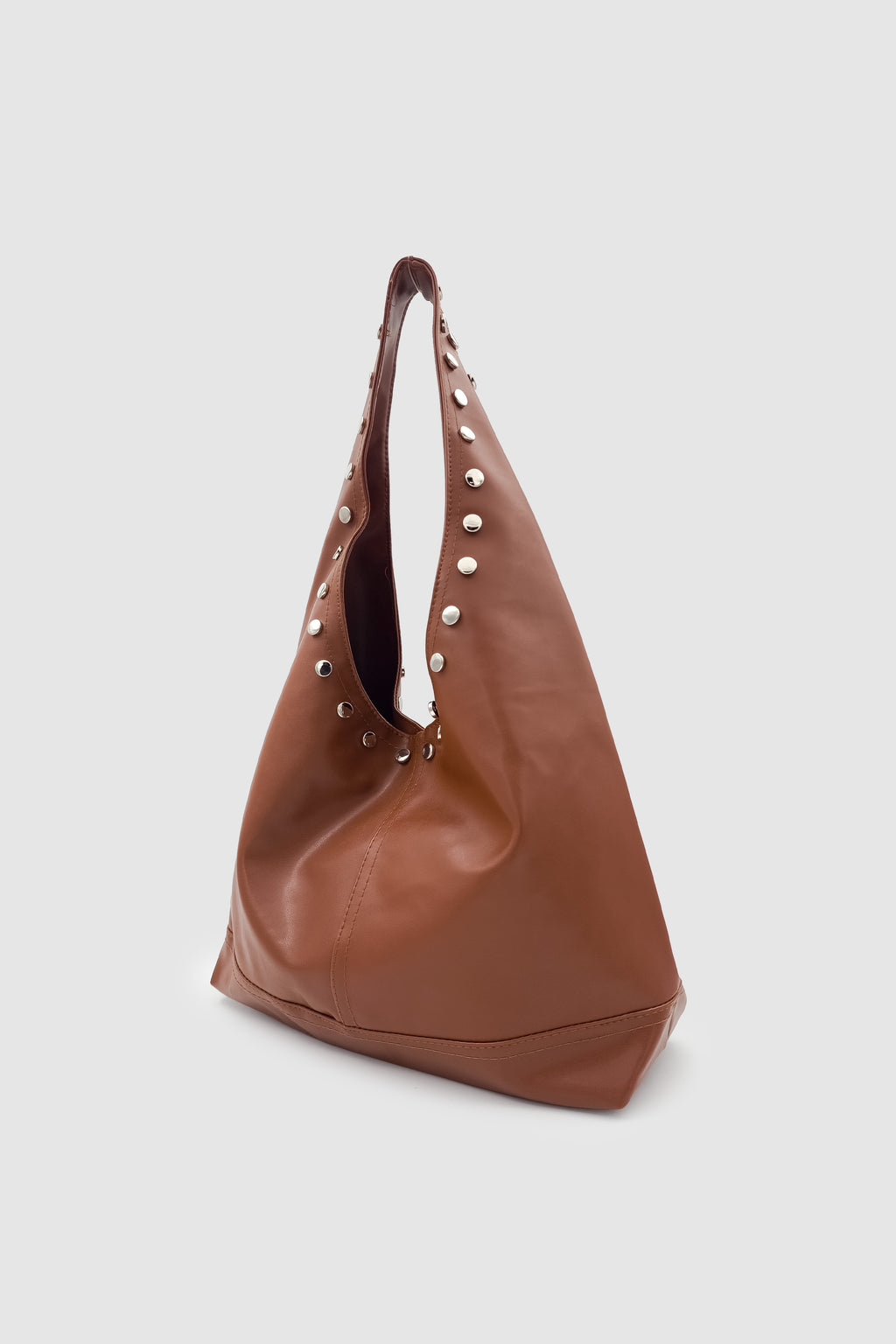 Stula Büyük Hacimli Mıknatıslı Zımba Detaylı Hobo Omuz Çantası Taba