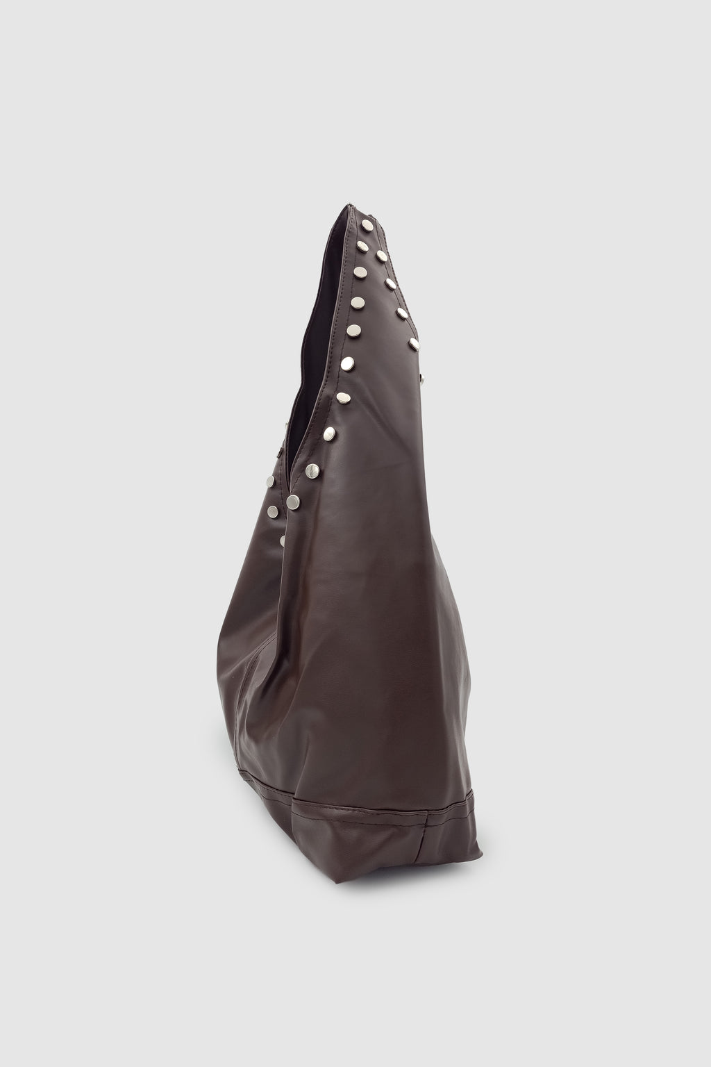 Stula Büyük Hacimli Mıknatıslı Zımba Detaylı Hobo Omuz Çantası Acı Kahve