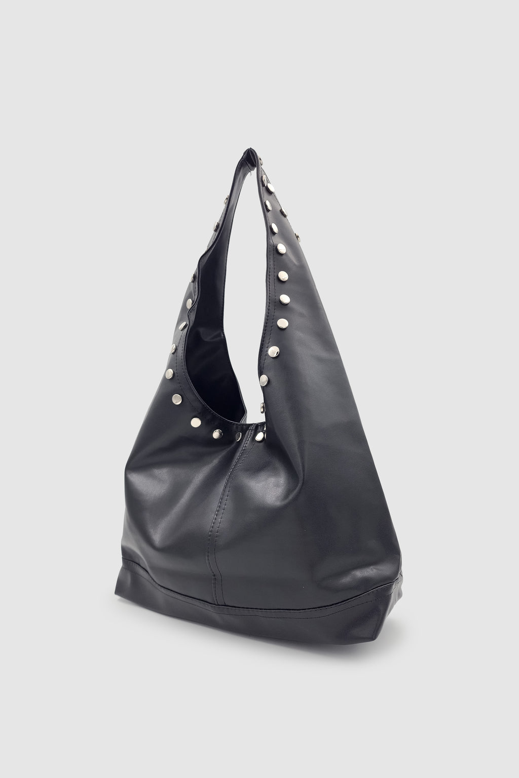 Stula Büyük Hacimli Mıknatıslı Zımba Detaylı Hobo Omuz Çantası Siyah