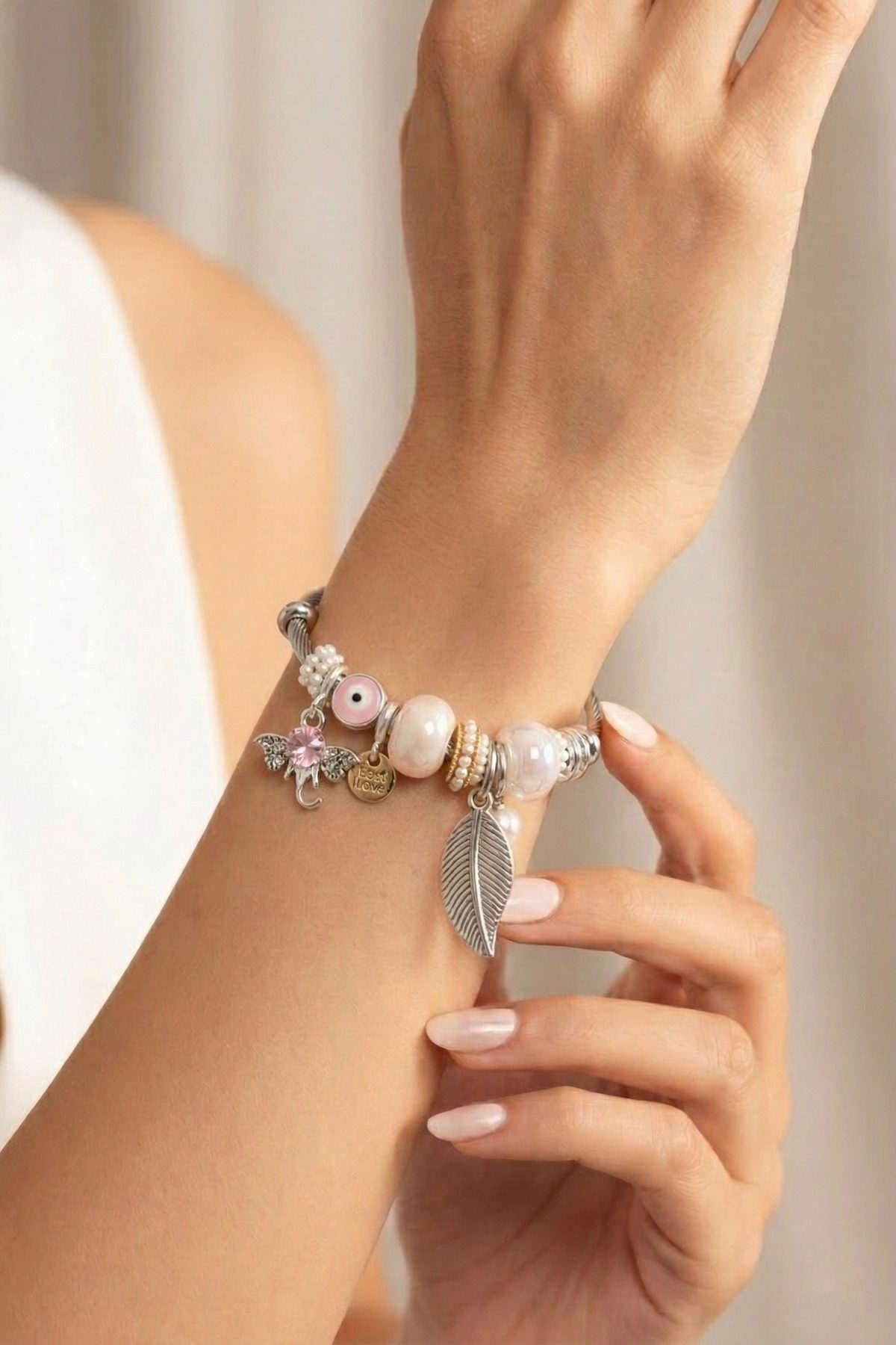 Fil ve Yaprak Charm Detaylı Silver Çelik Tel Esnek Kelepçe Bileklik