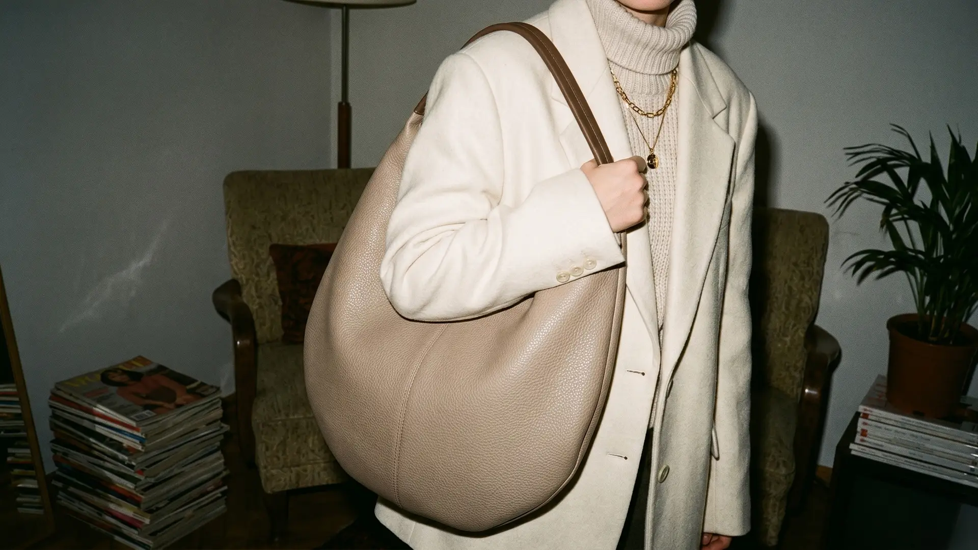 Büyük Çanta (Oversize) Trendi Kimlere Yakışır, Nasıl Kombinlenir